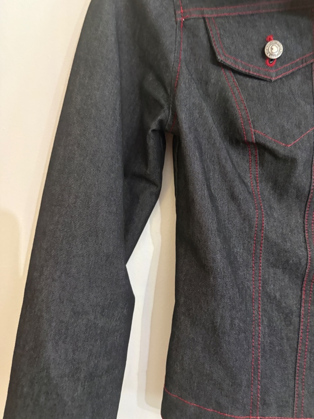VINTAGE 1990s X0X0 JEANS Dark Blue with Red thread detail Denim Jacket - Size S - Picture 5 of 14